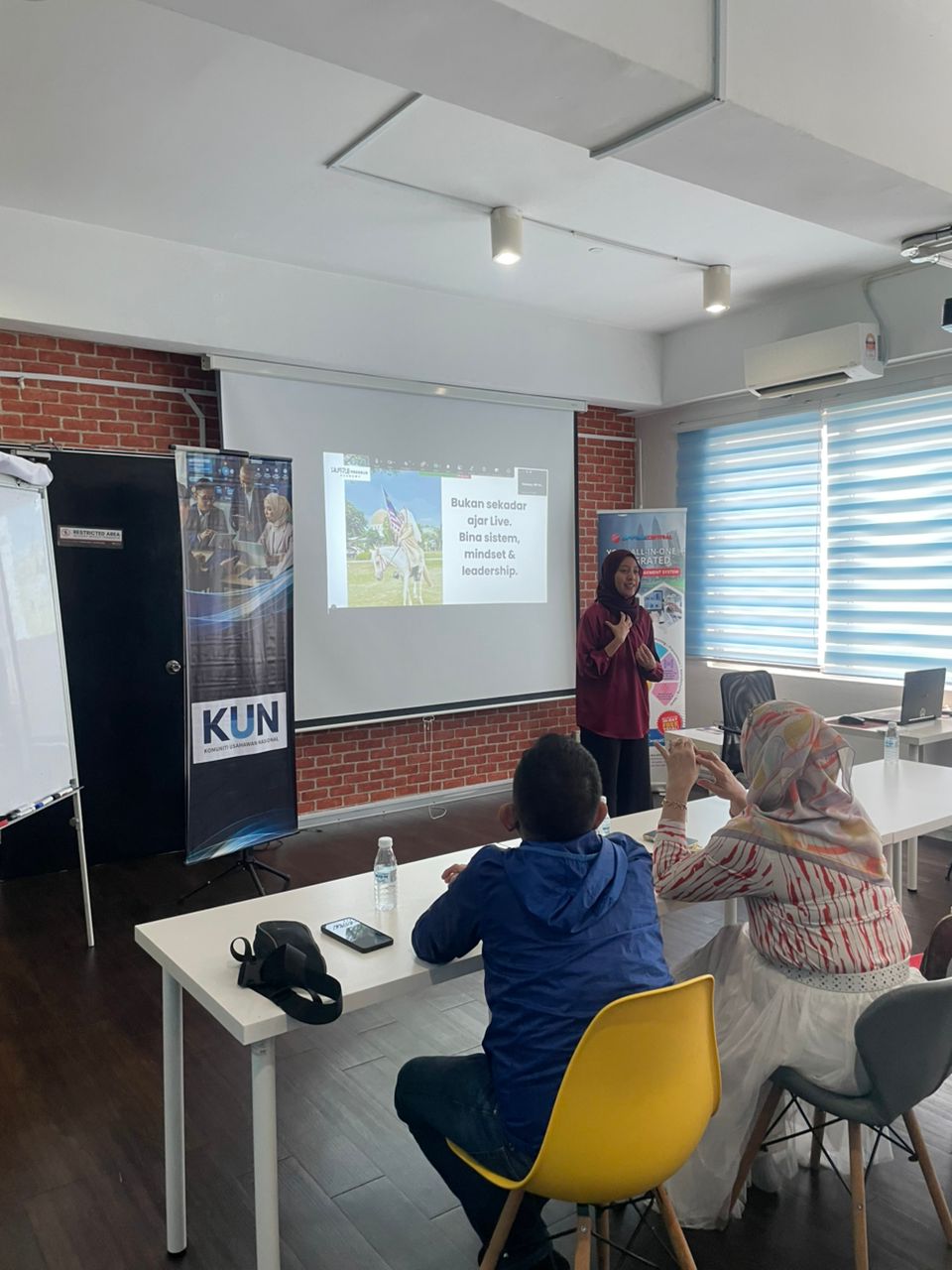 POWER LIVE SHOPEE TIKTOK